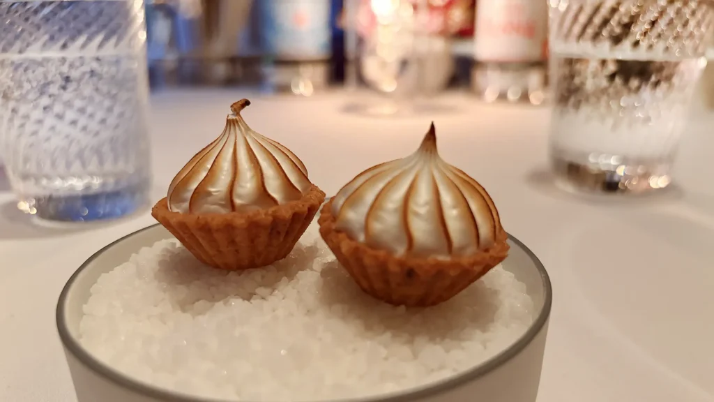 Gordon Ramsey petite four.