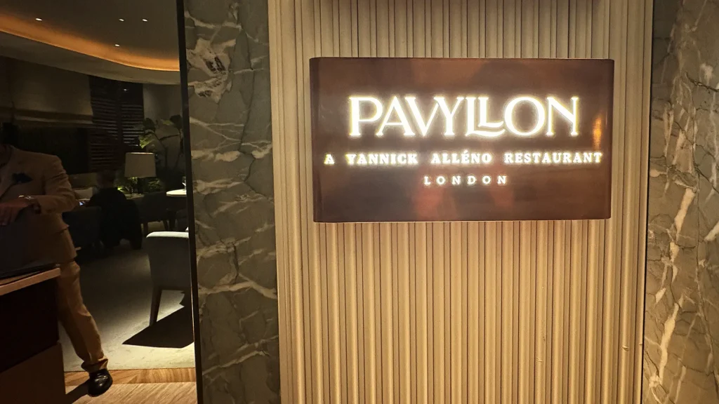 Restaurant Pavyllon entrence in London.